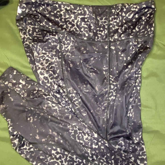 Leopard leggings - tek gear XL - Picture 3 of 3